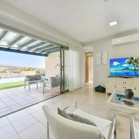 With 3 Bedrooms In Maspalomas With Private Pool Villa *