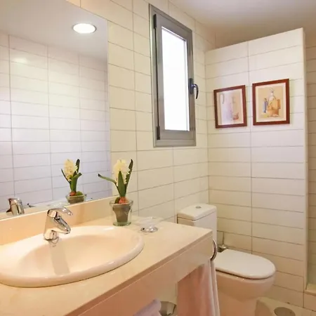 With 3 Bedrooms In Maspalomas With Private Pool *