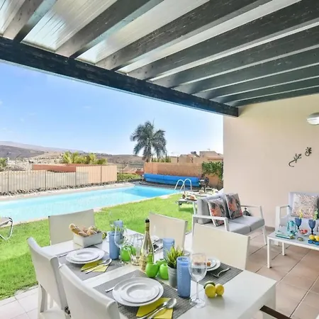 With 3 Bedrooms In Maspalomas With Private Pool *